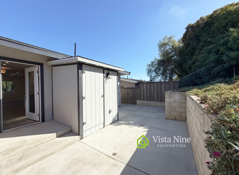 Building Photo - 665-669 Townsite Dr