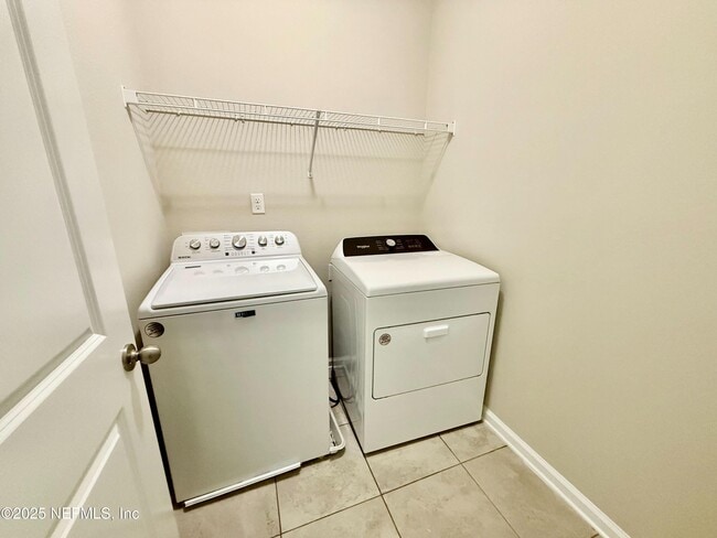 Building Photo - 2153 Eagle Talon Cir