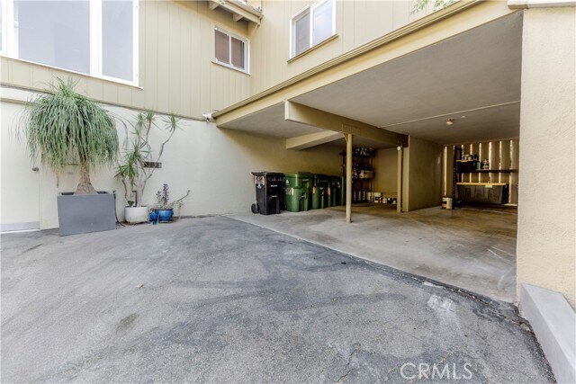 Building Photo - 2412 Canyon Oak Dr