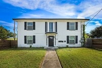 Building Photo - 4301 Chartres St