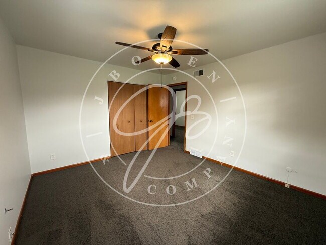 Building Photo - Charming 3-Bedroom Home on Curson Drive with fenced backyard.