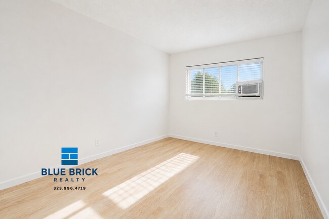 Building Photo - 6929 Whitsett Ave