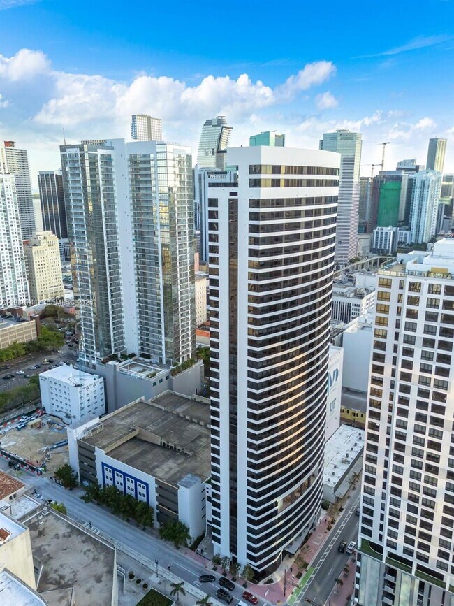 Building Photo - 225 N Miami Ave