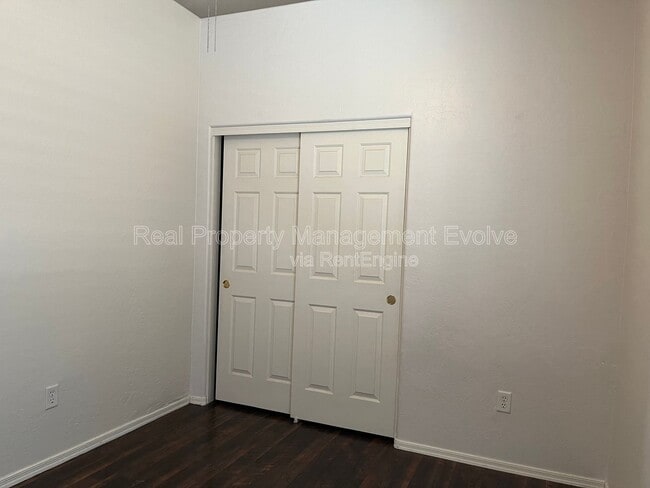 Building Photo - 13444 W Rhine Ln