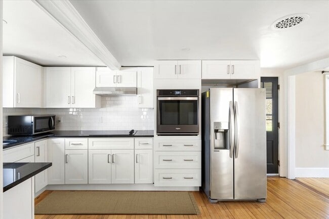 Building Photo - 85 Park St