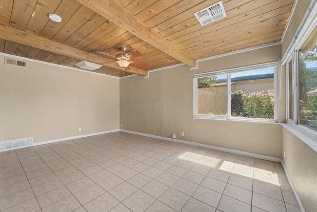 Building Photo - 1423 Wendell Way