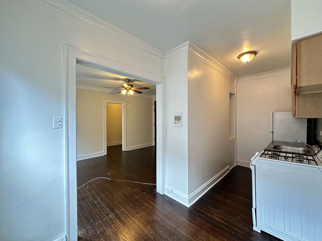 Building Photo - 4752 N Paulina St