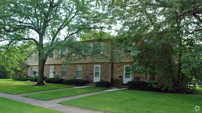 Building Photo - Arrowhead Apartments