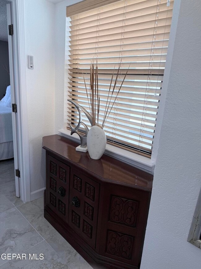 Building Photo - 6035 Bandolero Dr