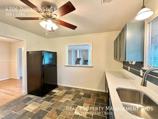 Building Photo - 4206 Duvawn St