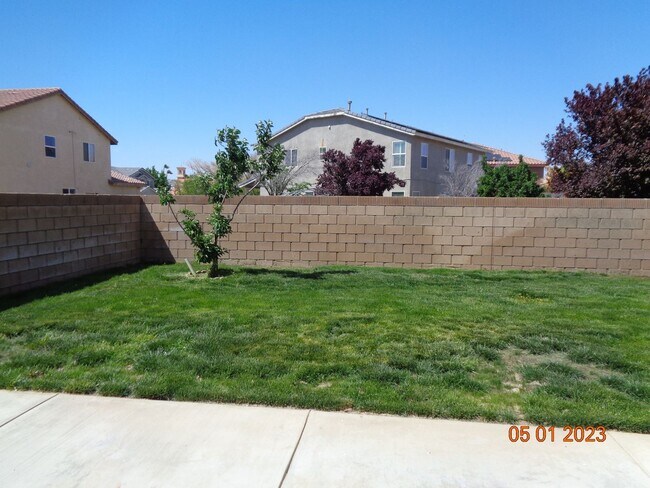 Building Photo - 2739 Garnet Ln