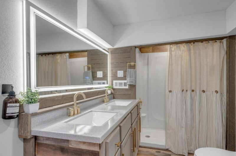 Building Photo - 1011 19th Ave