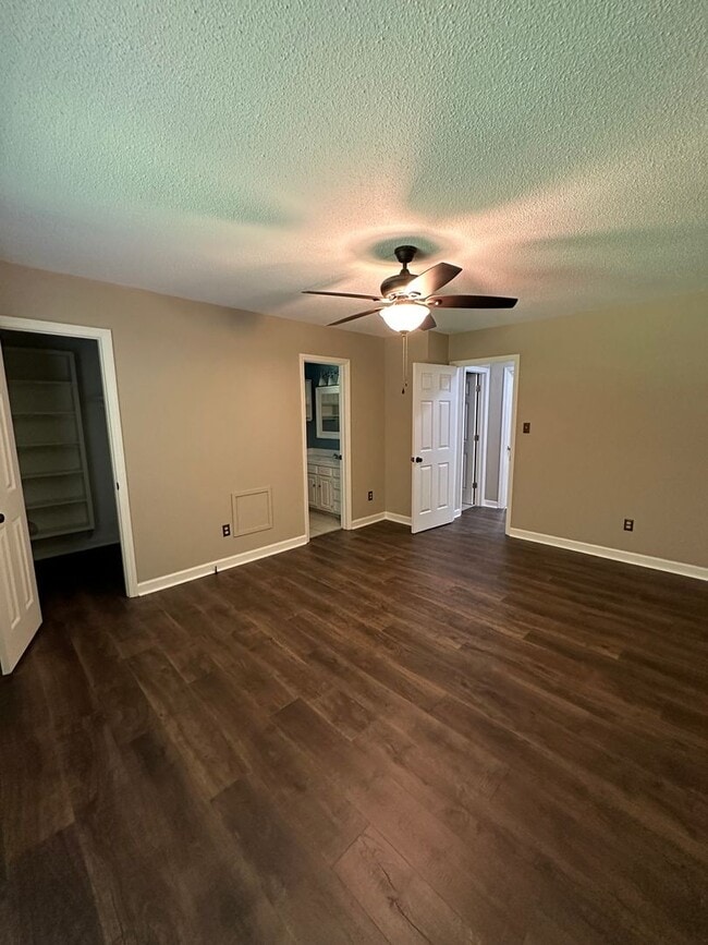 Building Photo - Peaceful Home in Pamlico Village