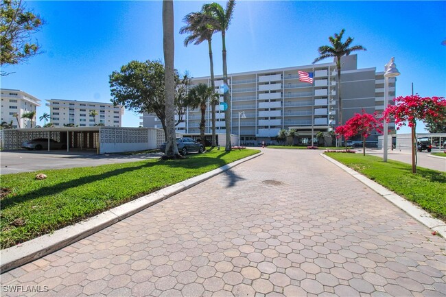 Building Photo - 3443 Gulf Shore Blvd N
