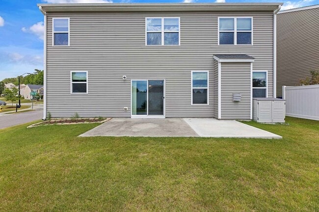 Building Photo - Welcome Home!!! Beautiful 3b 2.5b in Masse...
