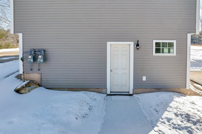 Building Photo - 259 Stage Rd