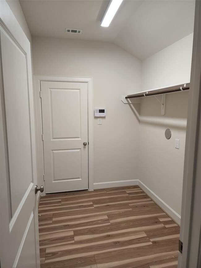 Building Photo - 1605 La Delle St