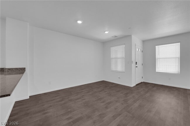 Building Photo - 1114 Scarlet Sparrow St