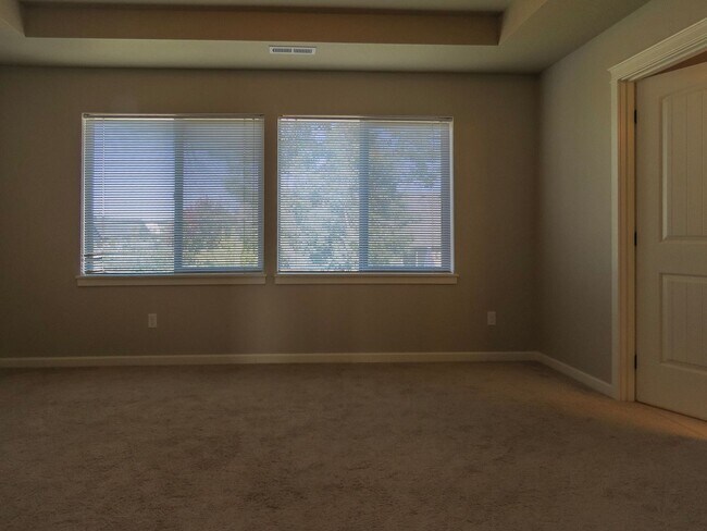 Building Photo - 3 Bedroom Corner lot Coming Soon in Carlton !