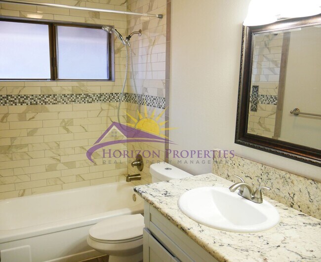 Building Photo - Remodeled 3 Bed 2 Bath 1,595 Sq Ft Fair Oaks Home
