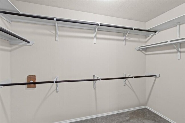 Building Photo - 15628 Interlachen Dr