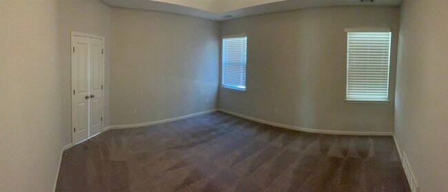 Building Photo - 4698 Shira Dr