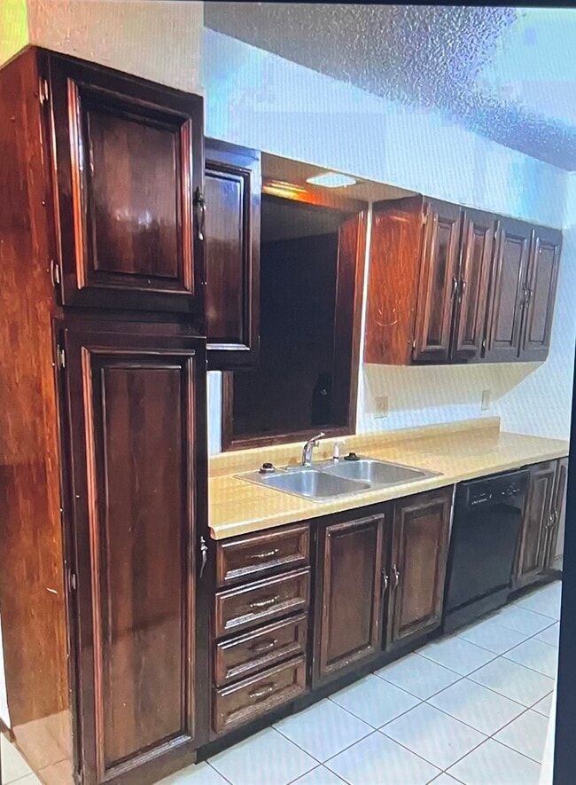 Building Photo - 502 E Anna St