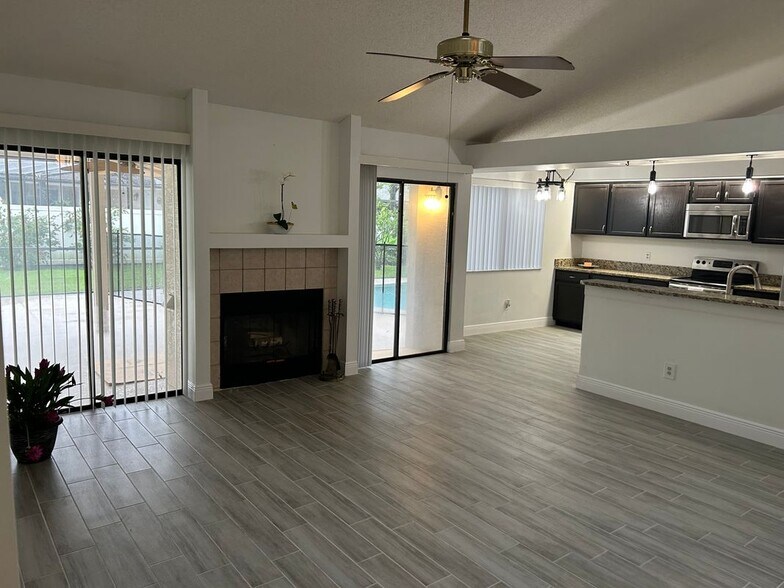 Building Photo - 580 Carrigan Ave