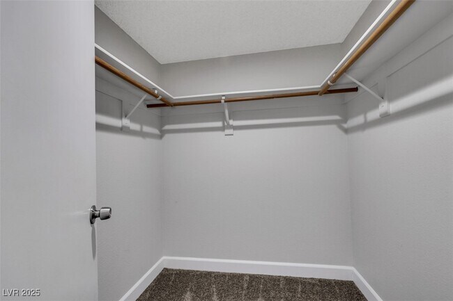 Building Photo - 1575 W Warm Springs Rd
