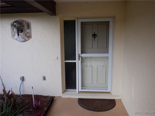 Building Photo - 281 E Falconry Ct