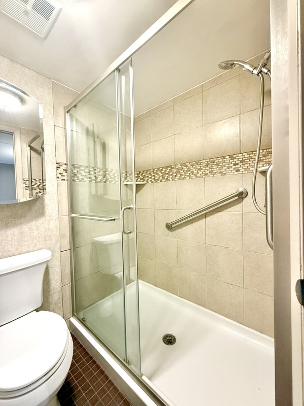 Building Photo - 785 S Village Dr