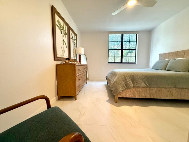 Building Photo - 780 S Sapodilla Ave