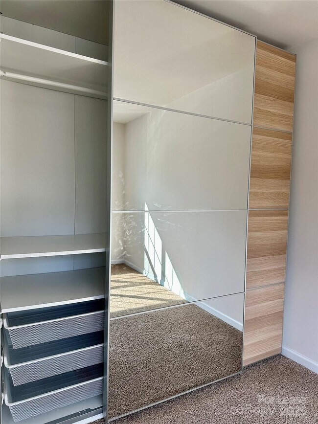 Building Photo - 147 N Ranney Way