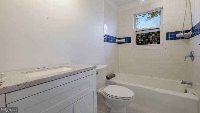 Building Photo - 421 Avenue C