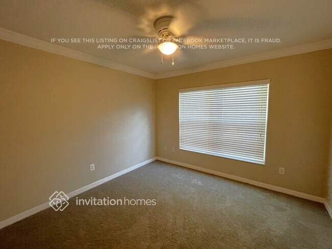 Building Photo - 10448 Deerberry Dr