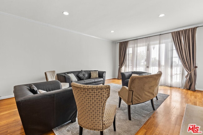 Building Photo - 1260 S Beverly Glen Blvd