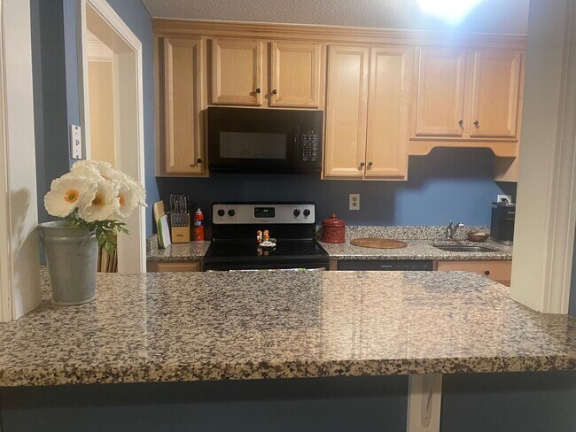 Building Photo - 30 Stony Brook Dr