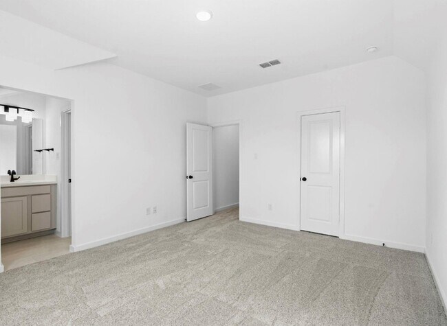 Building Photo - 10919 Spring Wind Dr