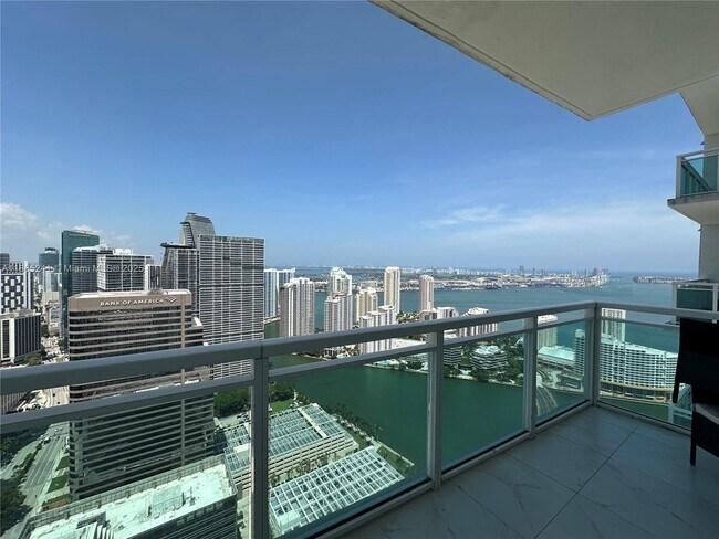Building Photo - 950 Brickell Bay Dr