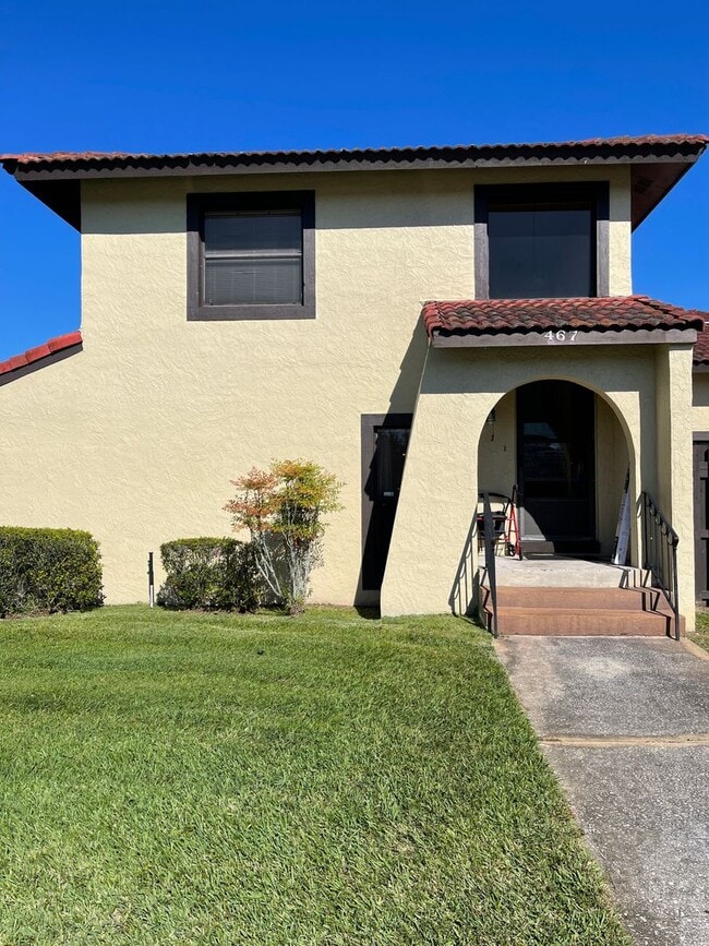 Building Photo - Spanish-Style 3 Bedroom, 2.5 Bath Mediterr...