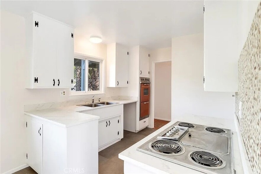 Building Photo - 194 W Blaine St