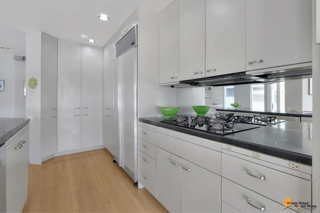 Building Photo - 1835 W 15th Ave