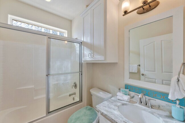 Building Photo - 660 Kara Dr