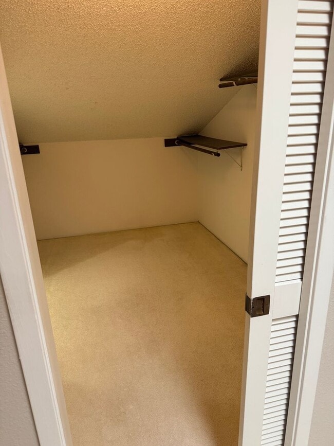 Building Photo - 3BED/3BATH Townhome in Wood Creek Communit...