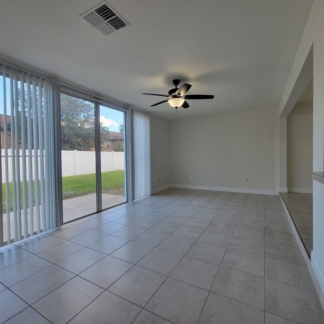 Building Photo - 739 Orchid Dr