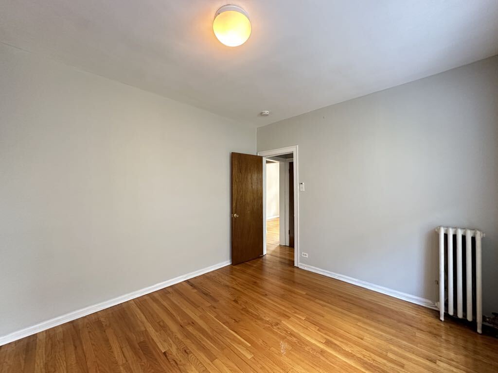 Building Photo - 4237 N Paulina St