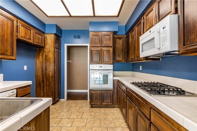 Building Photo - 27456 Swallow Ct