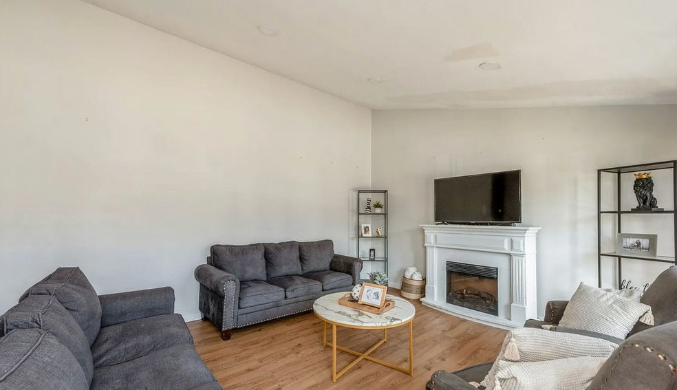 Building Photo - 1544 Amarillo Dr