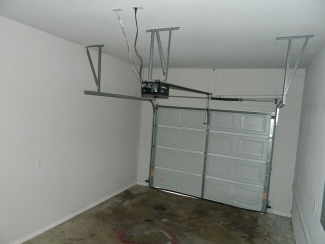 Building Photo - Valley View Estates Farmington! COMING SOON!