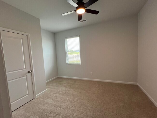 Building Photo - 6120 Beadlow St